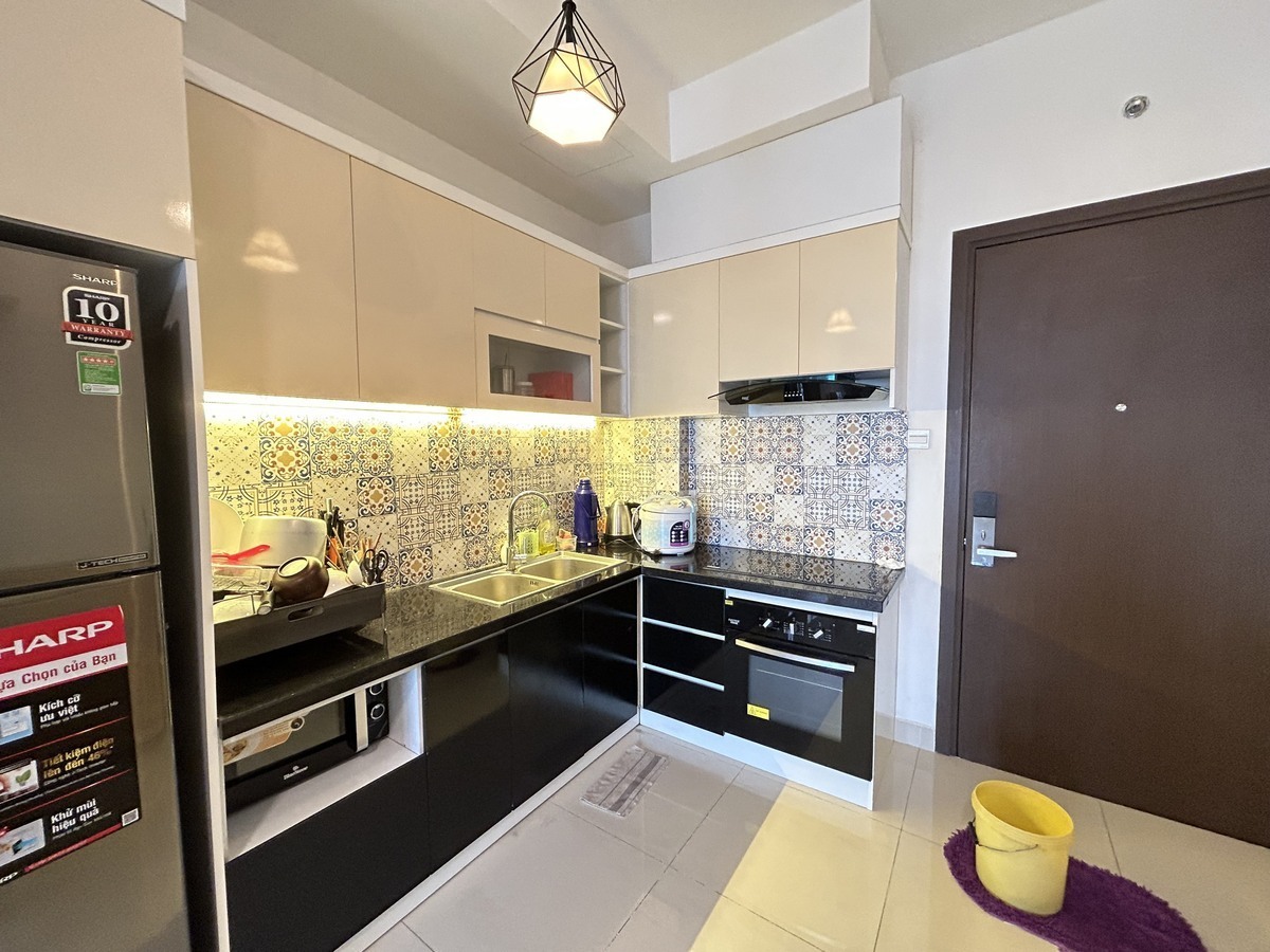 Căn hộ 2pn 1wc The Sun Avenue full nội thất giá 15 triệu tháp trung tâm