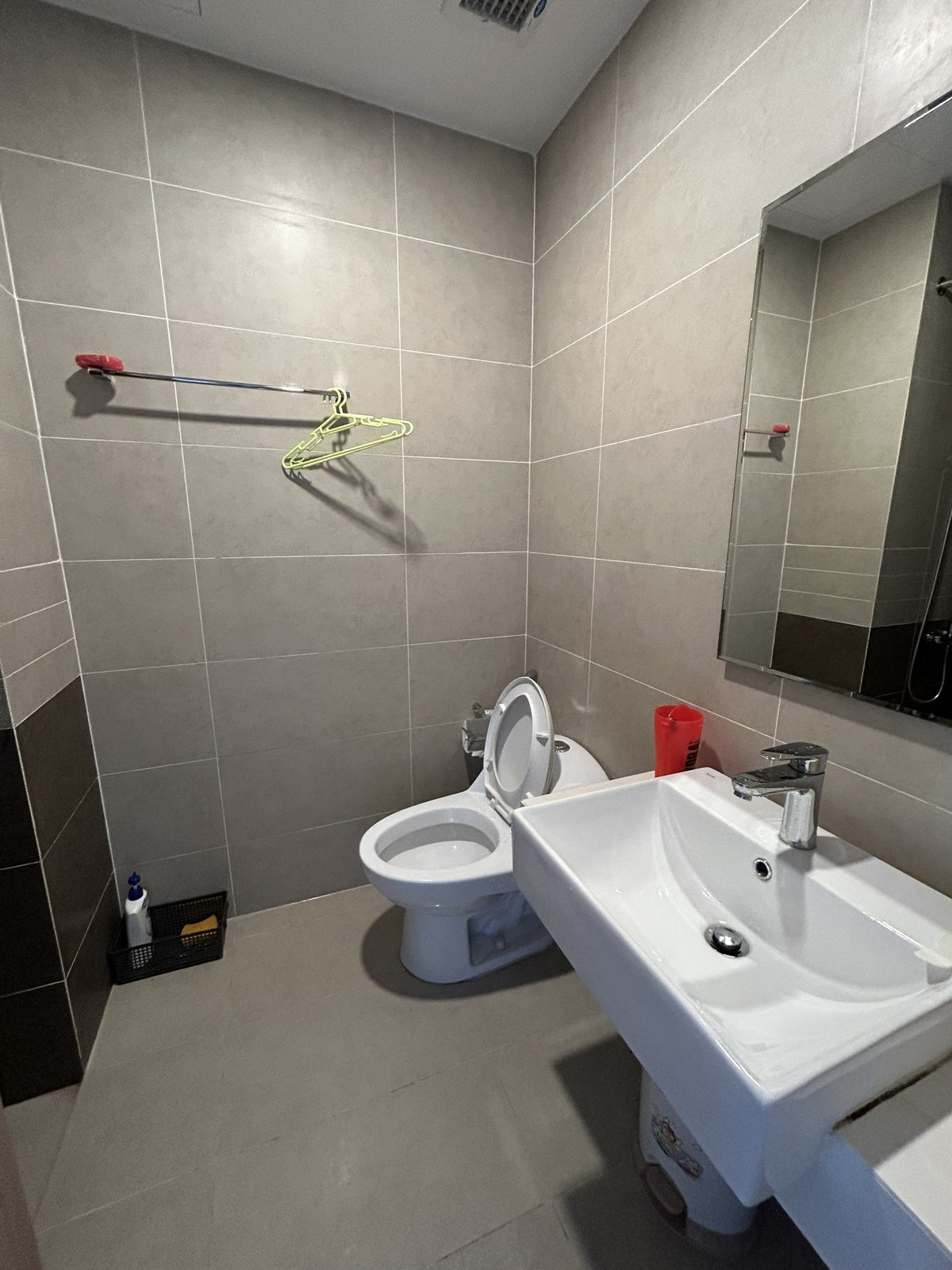 Căn hộ 2pn 1wc The Sun Avenue full nội thất giá 15 triệu tháp trung tâm