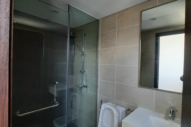 Bán căn hộ 2PN nội thất cơ bản giá thiện chí 5,7 tỷ có sẵn hợp đồng thuê