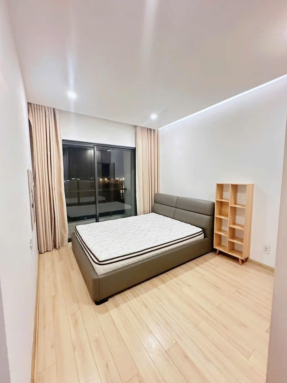 Cho thuê căn hộ 3PN Full nội thất tầng cao view Sông New City Thủ Thiêm