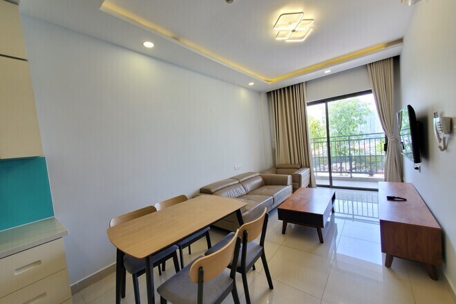 Cho thuê 2PN giá thuê hợp lý ban công rộng thoáng làm khu vườn xanh