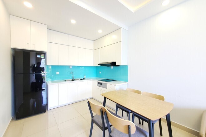 Cho thuê 2PN giá thuê hợp lý ban công rộng thoáng làm khu vườn xanh