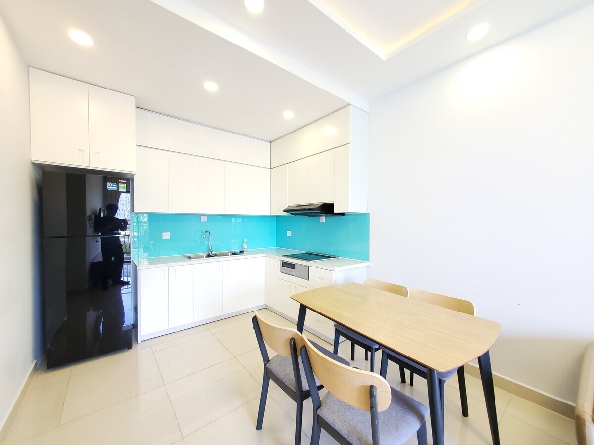 Cho thuê 2PN giá thuê hợp lý ban công rộng thoáng làm khu vườn xanh