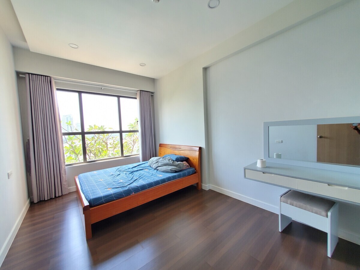 Cho thuê 2PN giá thuê hợp lý ban công rộng thoáng làm khu vườn xanh