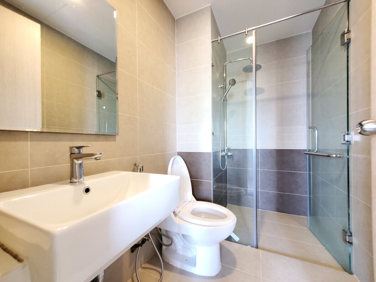 Cho thuê 2PN giá thuê hợp lý ban công rộng thoáng làm khu vườn xanh