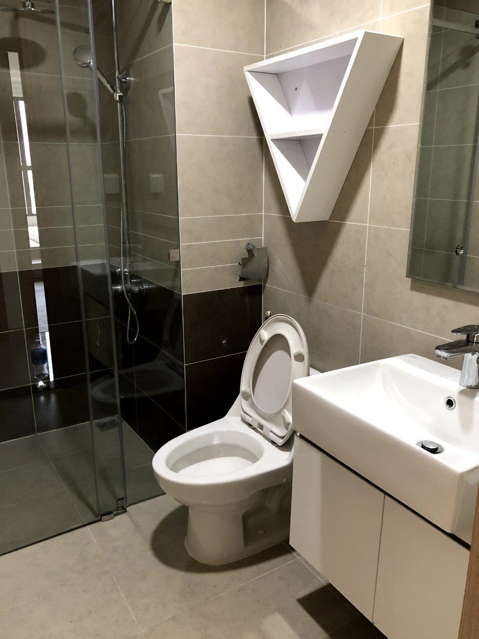 Cho thuê căn hộ 2PN 75m2 giá 17 triệu view trực diện sông Sài Gòn