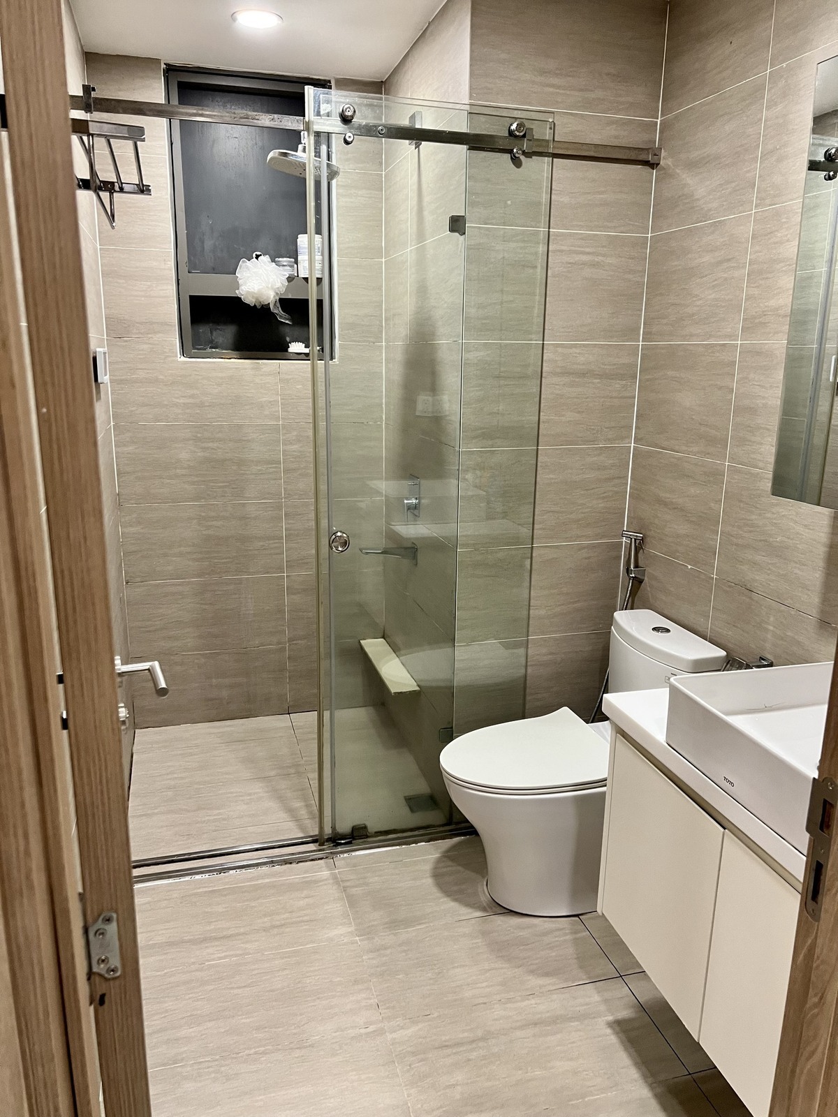 Bán căn hộ 2PN giá 6,5 tỷ tặng kèm nội thất The Sun Avenue