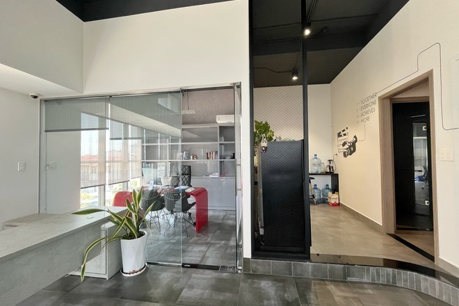 Cho thuê văn phòng rộng 90m2 giá 25 triệu có 2wc The Sun Avenue