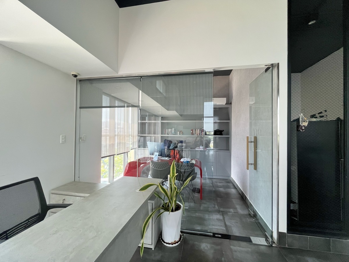 Cho thuê văn phòng rộng 90m2 giá 25 triệu có 2wc The Sun Avenue