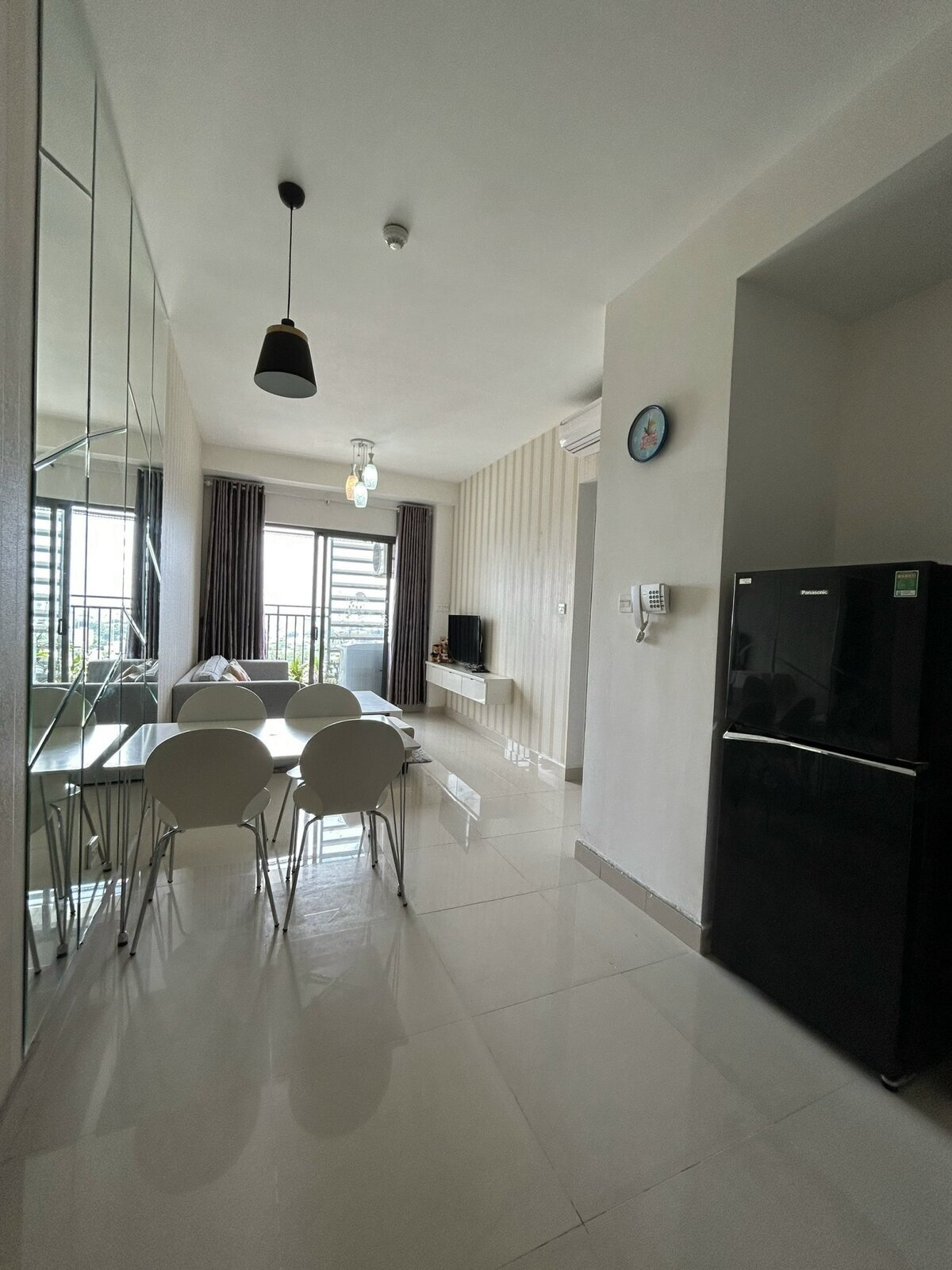 Bán nhanh căn hộ 1PN+1 56m2 giá siêu tốt dự án The Sun Avenue Quận 2