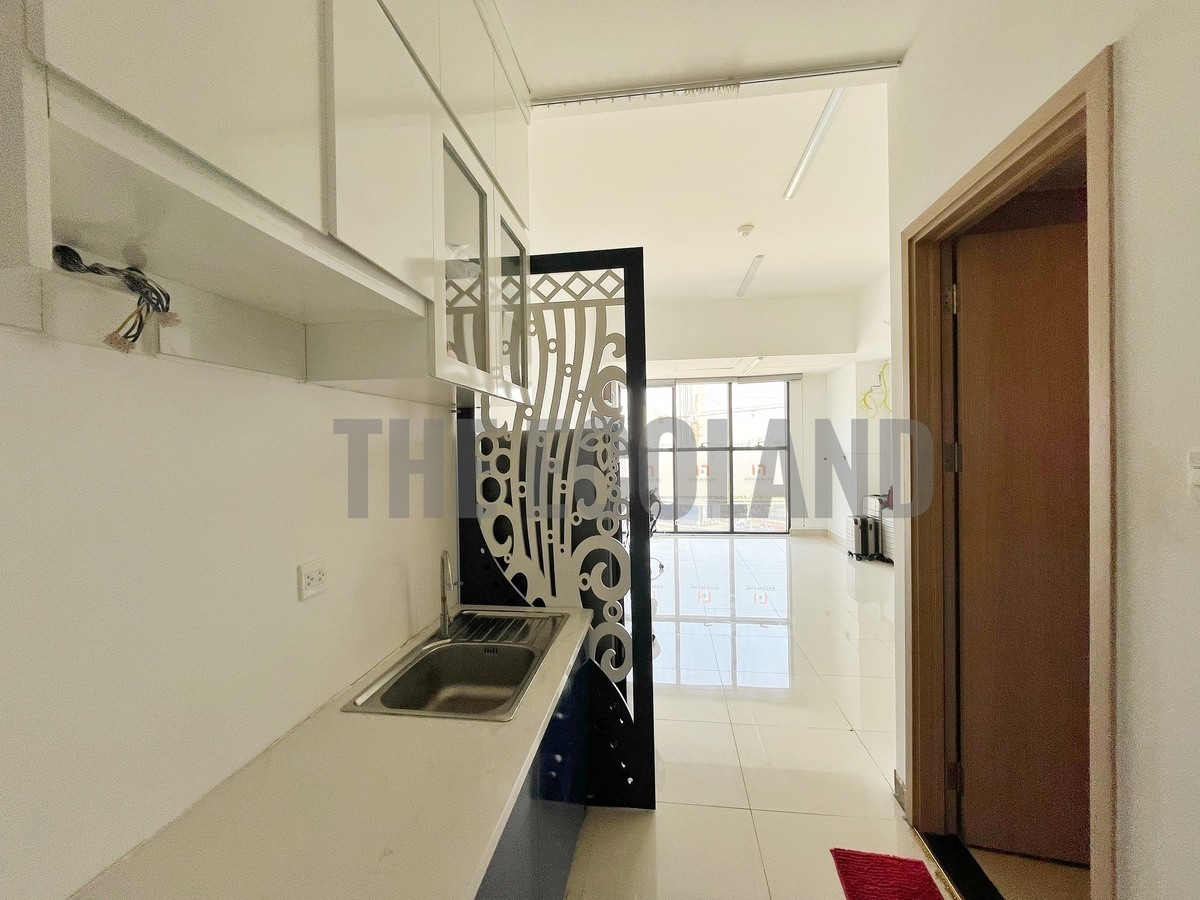 Cho thuê văn phòng 67m2 The Sun Avenue giá 18 triệu có phòng kính riêng