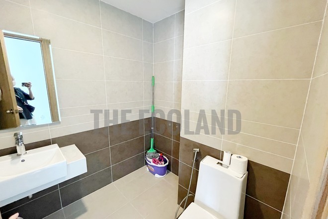 Cho thuê văn phòng 67m2 The Sun Avenue giá 18 triệu có phòng kính riêng