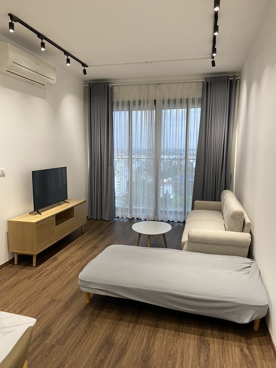 Bán căn hộ 1PN Full nội thất đẹp view hướng Đông Nam mát mẻ One Verandah