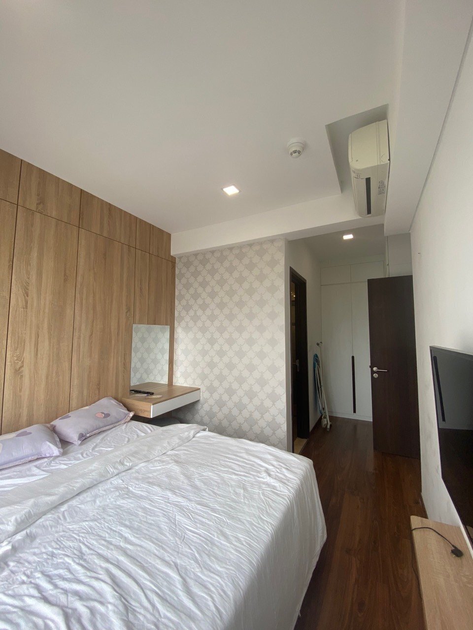 Thuê căn hộ 2 phòng ngủ One Verandah, vị trí đắc địa, tiện ích đầy đủ