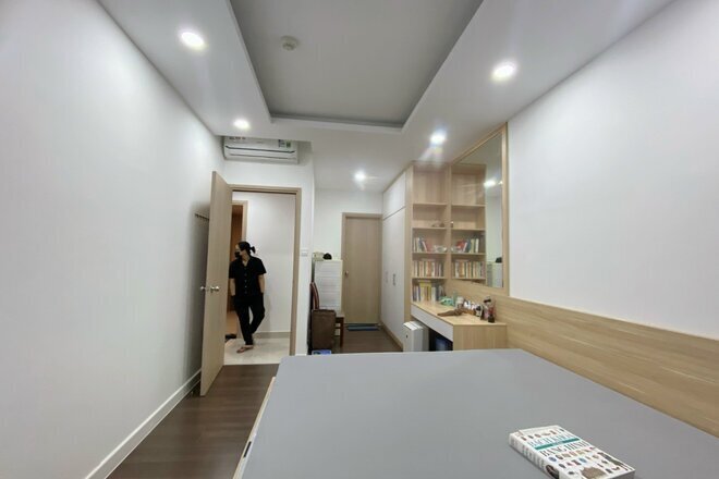 Cho thuê 2 phòng ngủ view tầng cao ban công mát giá 16 triệu bao phí