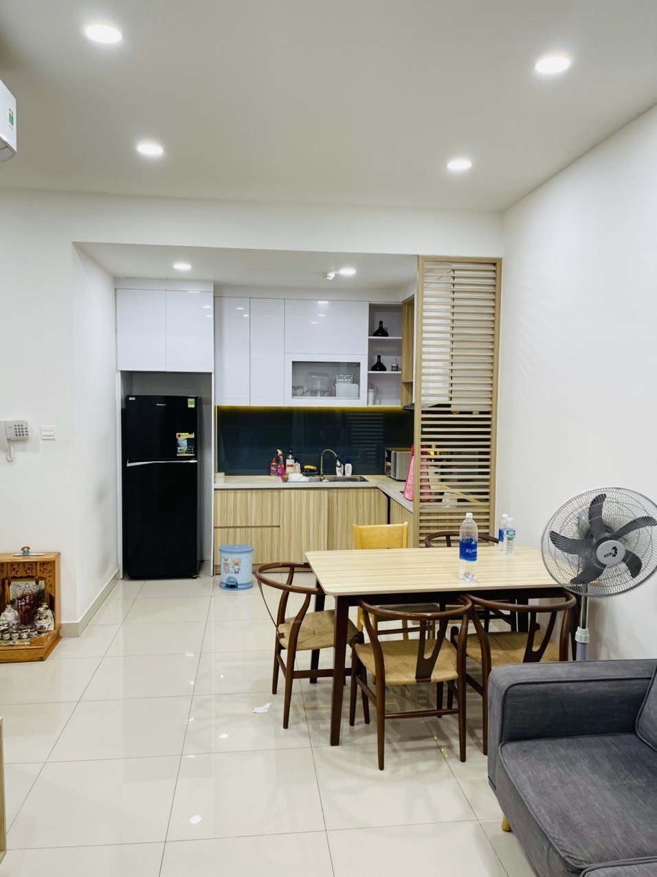 Cho thuê căn hộ The Sun Avenue 2PN full nội thất, view đẹp, giá 15,5 tốt triệu/tháng