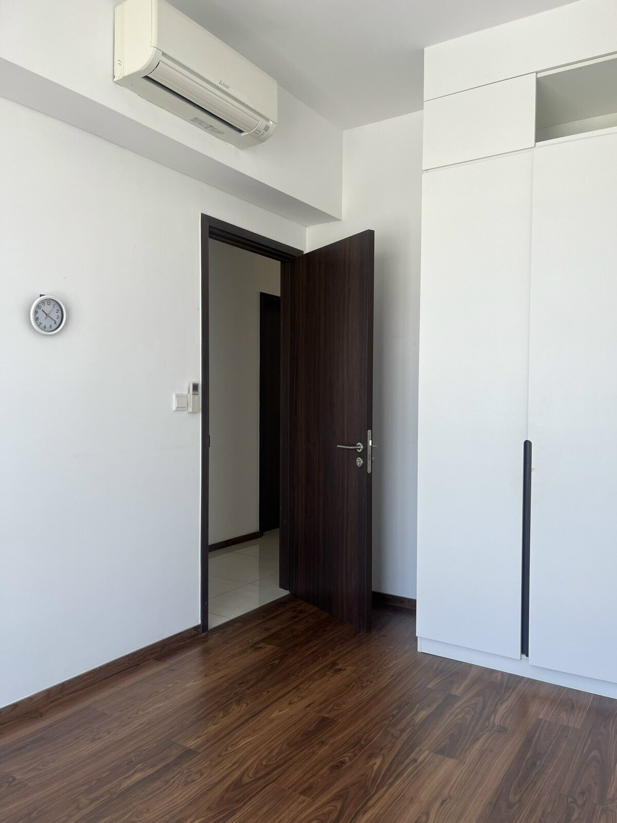 Thuê căn hộ 3 phòng ngủ One Verandah, nội thất cơ bản tiện ích đầy đủ