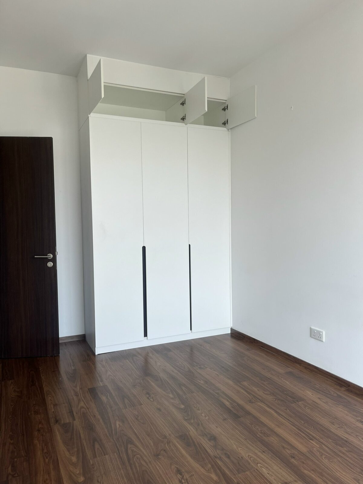 Thuê căn hộ 3 phòng ngủ One Verandah, nội thất cơ bản tiện ích đầy đủ