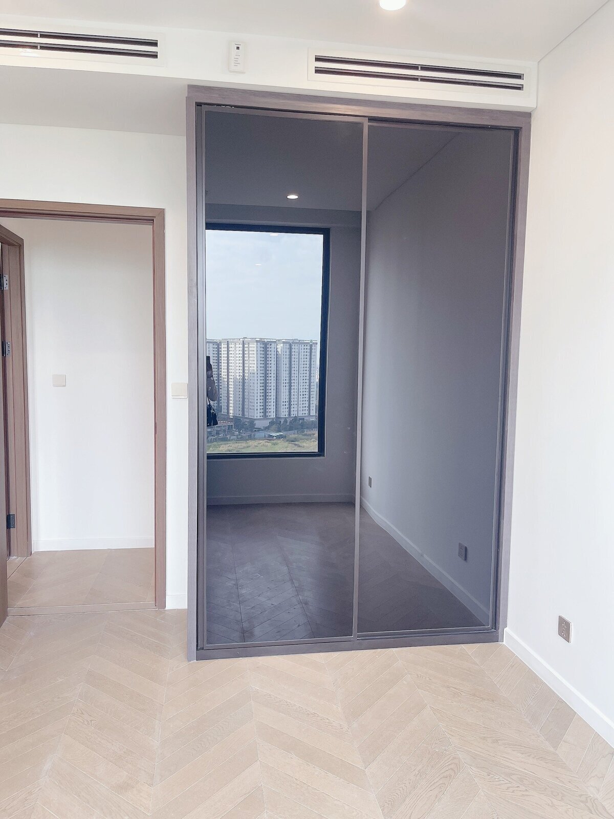 Bán 1Pn Lumiere Riverside nhà cơ bản giá 7,2 tỷ diện tích 72m2