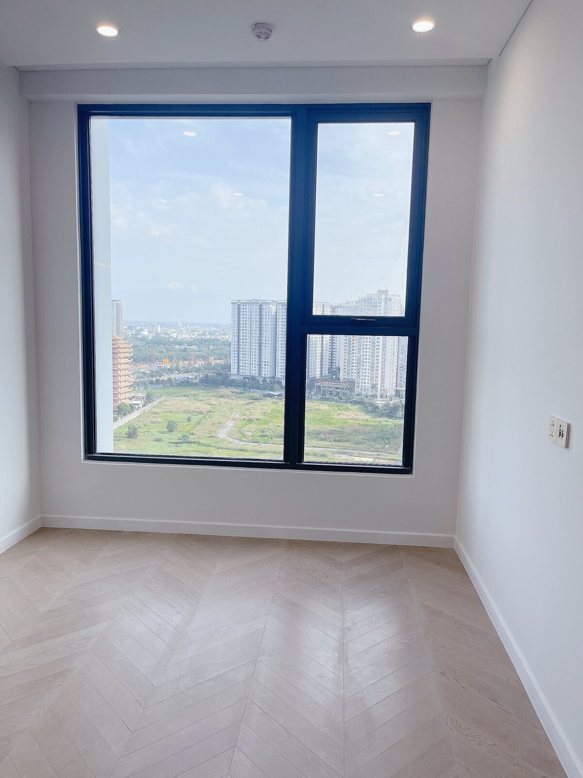 Bán 1Pn Lumiere Riverside nhà cơ bản giá 7,2 tỷ diện tích 72m2