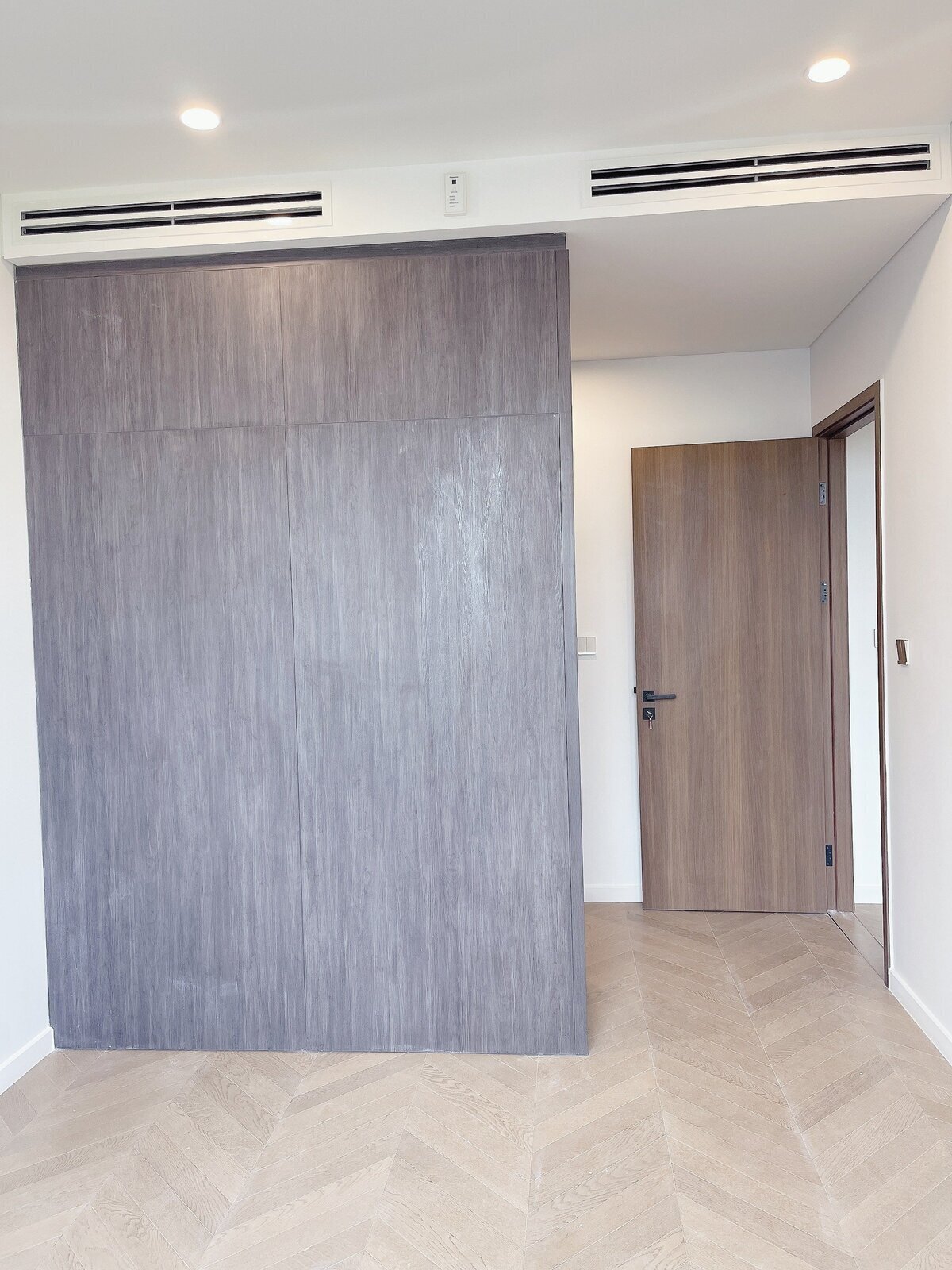 Bán 1Pn Lumiere Riverside nhà cơ bản giá 7,2 tỷ diện tích 72m2