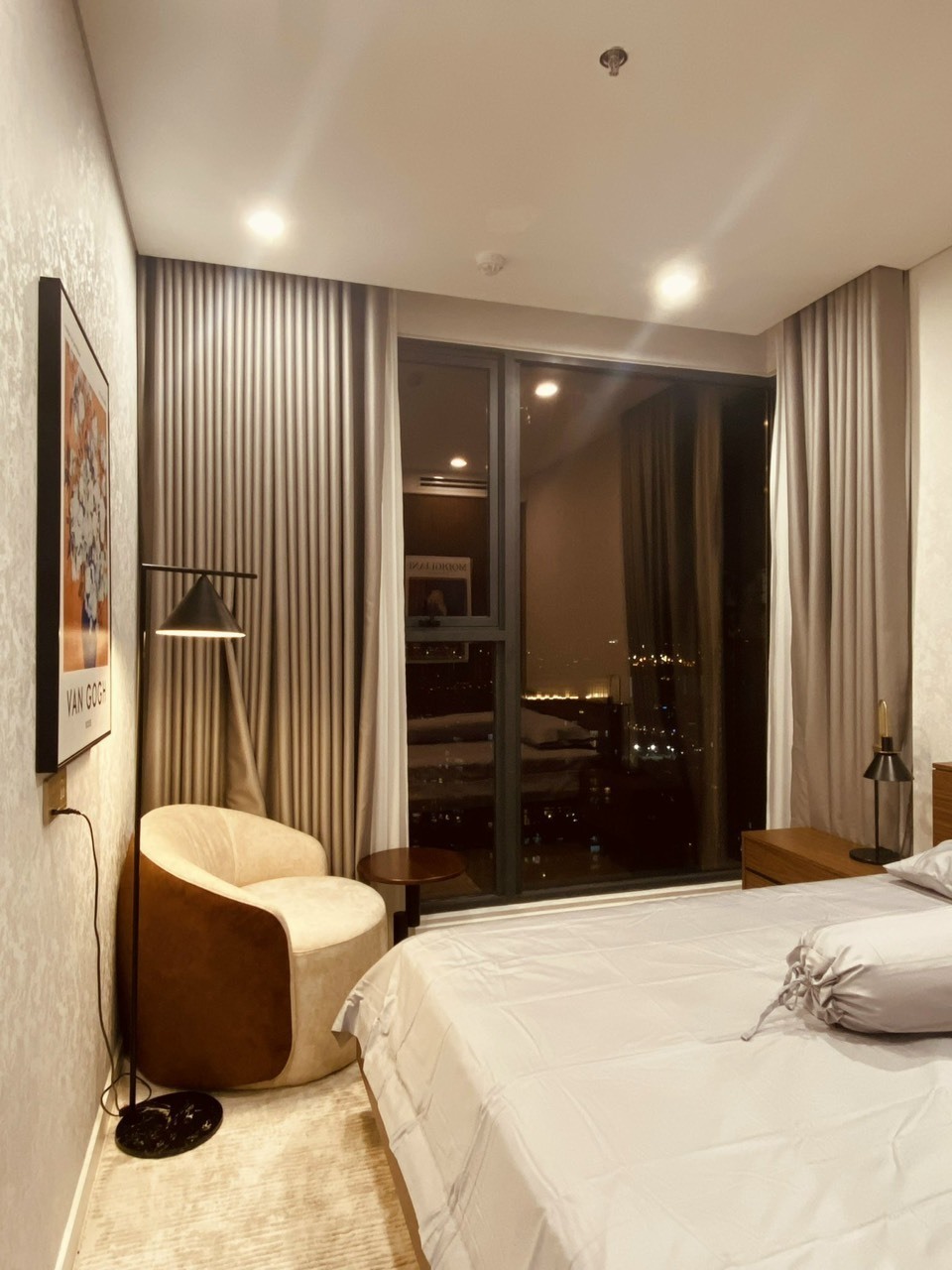 Lumiere Riverside cho thuê căn 2PN full nội thất cao cấp giá 32,2 triệu/tháng