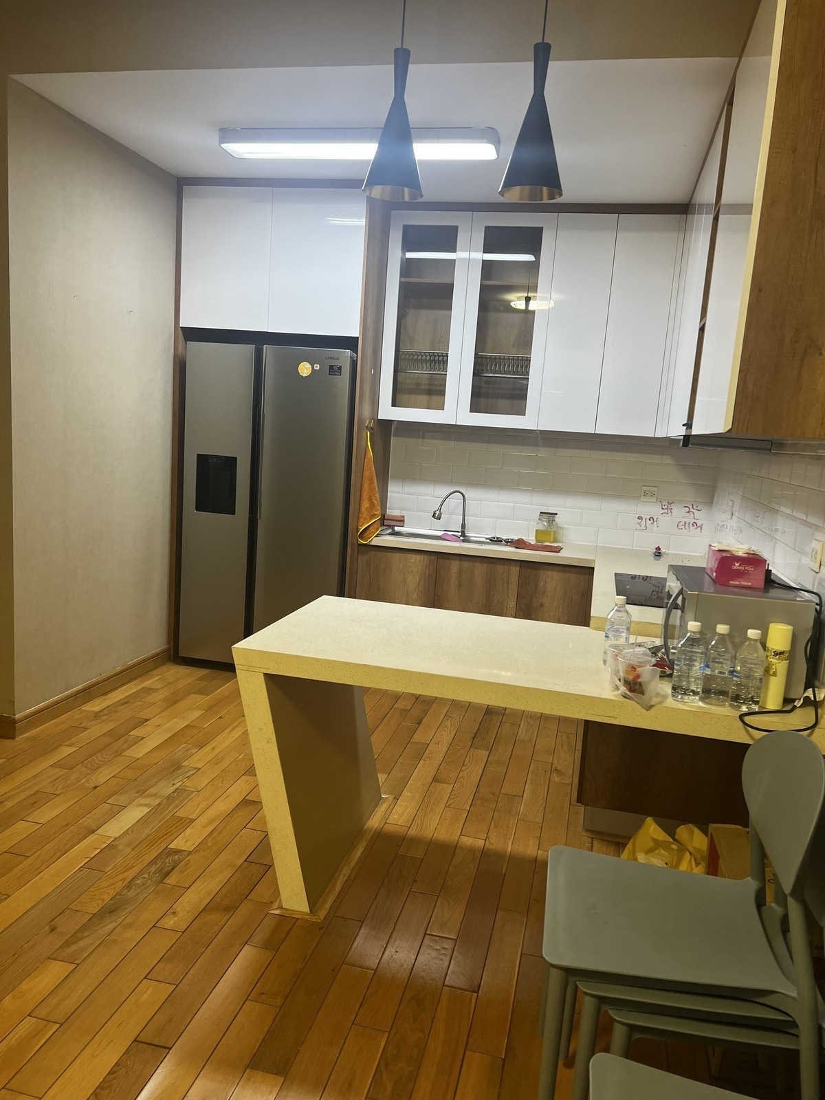 Cho thuê 2PN Nhà mới, lầu cao view sông The Sun Avenue Quận 2