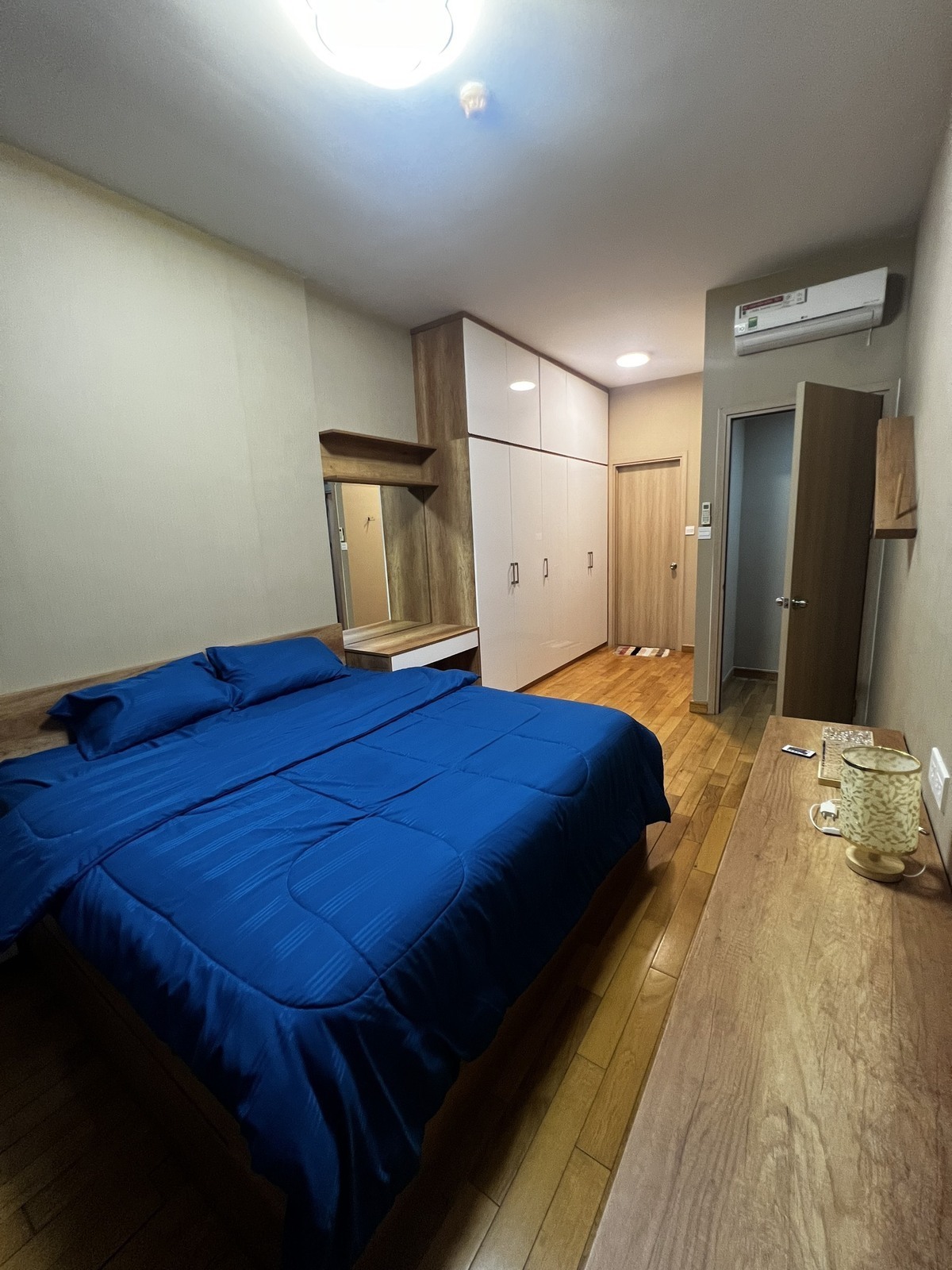 Cho thuê 2PN Nhà mới, lầu cao view sông The Sun Avenue Quận 2