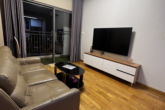 Cho thuê 2PN Nhà mới, lầu cao view sông The Sun Avenue Quận 2