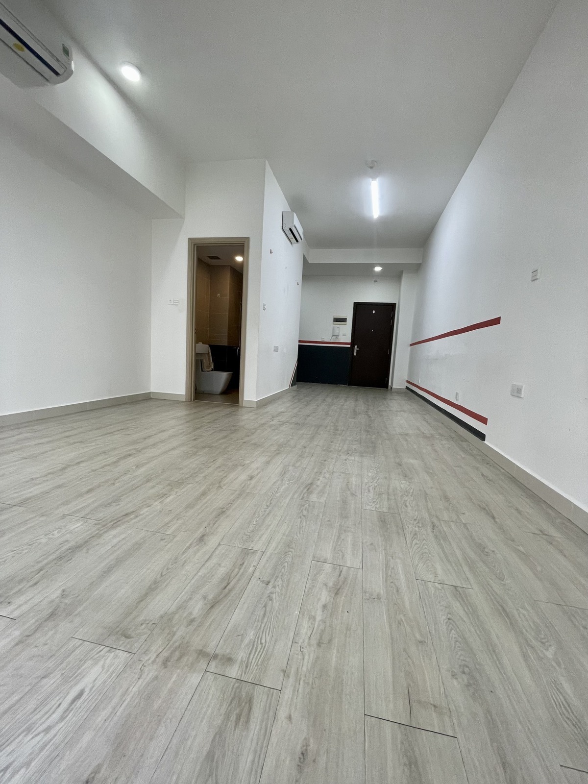 Cho thuê căn officetel The Sun Avenue giá 8,5 triệu thiết kế cơ bản 41m2