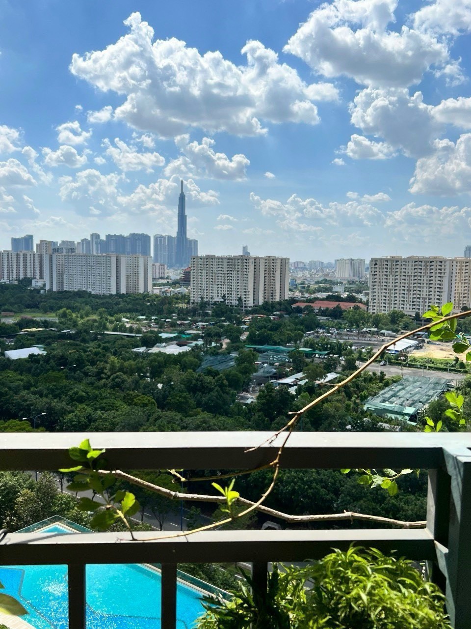 Bán căn hộ 2PN giá 4,95 tỷ tặng kèm nội thất The Sun Avenue