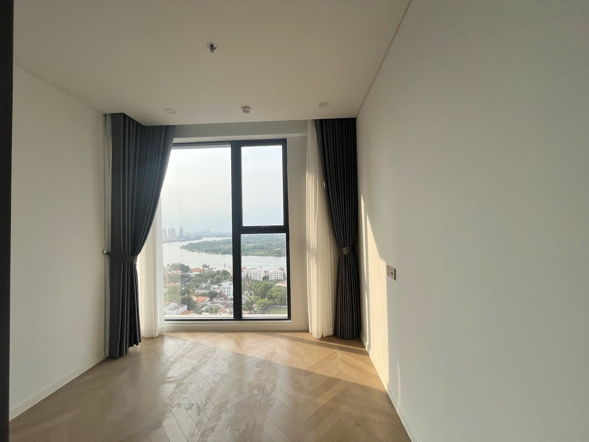 3 phòng ngủ nội thất cơ bản giá 33 triệu 95m2 Lumiere Riverside