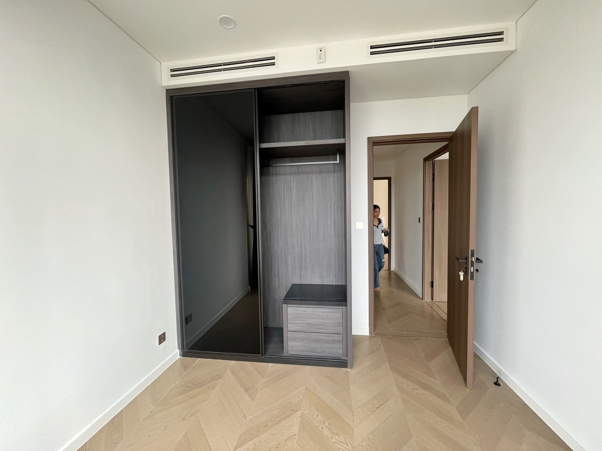 3 phòng ngủ nội thất cơ bản giá 33 triệu 95m2 Lumiere Riverside