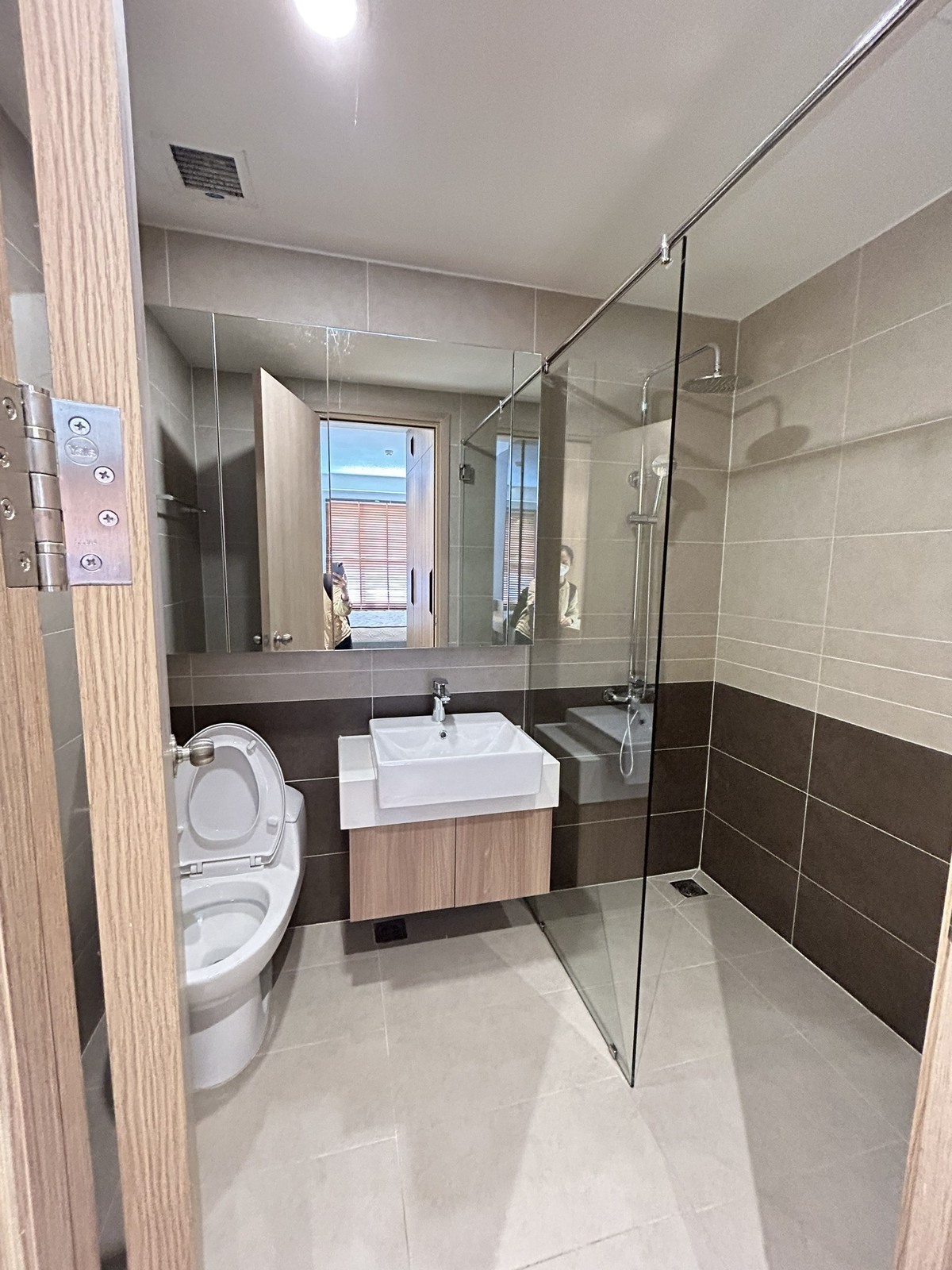 Căn hộ 2PN nhà mới 100% chưa qua sử dụng tone màu rất cuốn khách