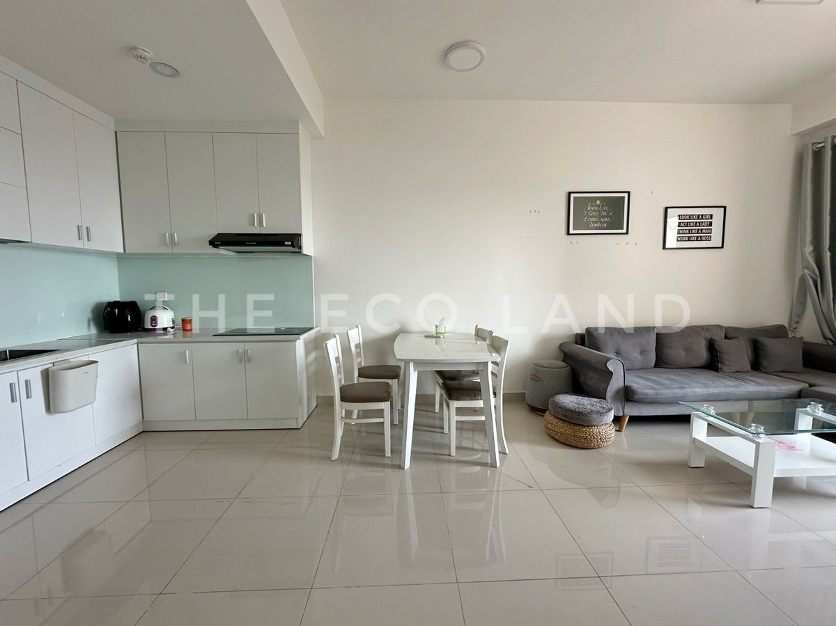 Cho thuê 2PN tone sáng, lầu cao view sông The Sun Avenue Quận 2