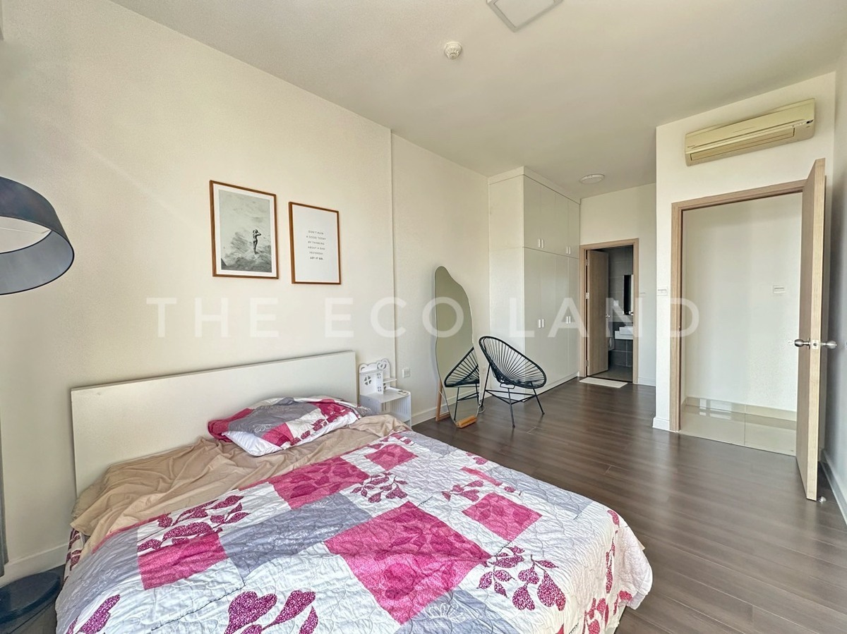 Cho thuê 2PN tone sáng, lầu cao view sông The Sun Avenue Quận 2