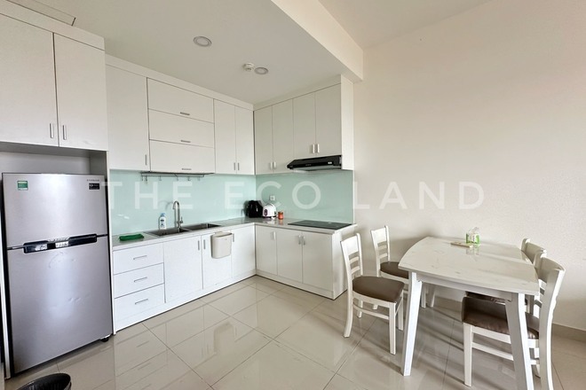 Cho thuê 2PN tone sáng, lầu cao view sông The Sun Avenue Quận 2