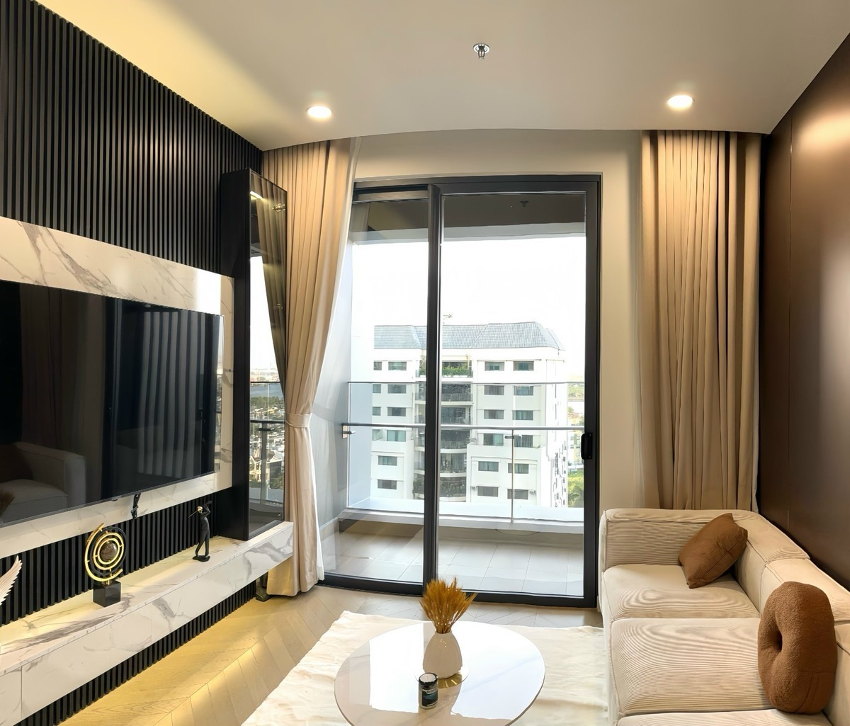 Cho thuê căn hộ 3pn Lumiere Riverside 48 triệu full nội thất 96m2