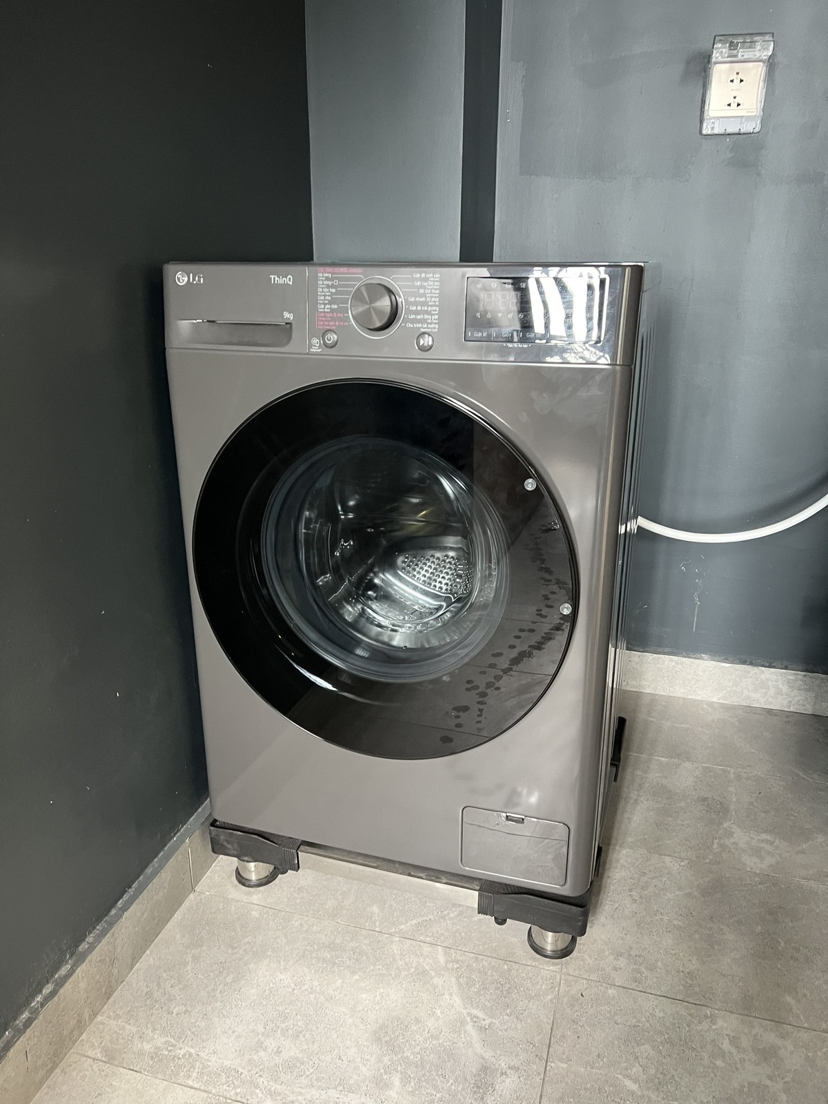 Cho thuê căn hộ 2pn Lumiere Riverside full nội thất chuyển vào ở ngay