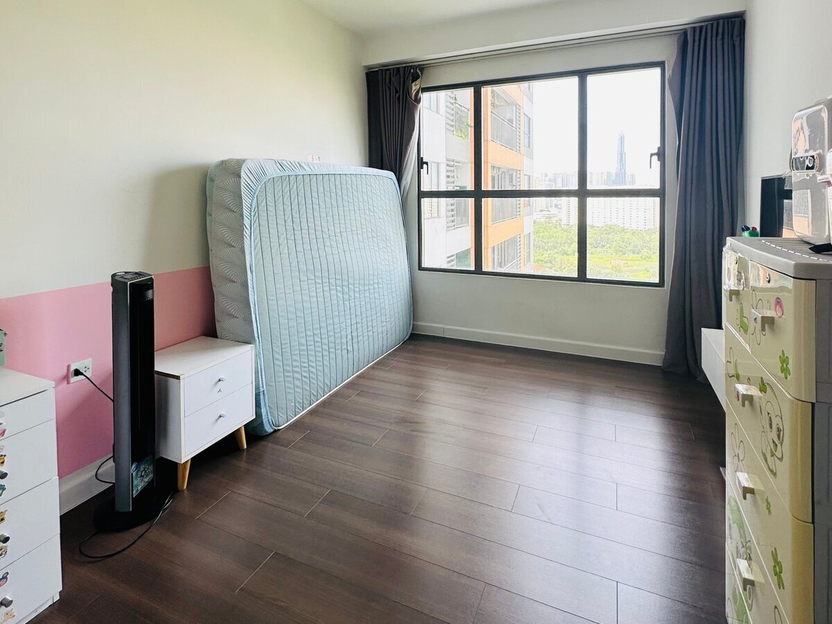 Bán căn hộ 2PN giá 5,7 tỷ tặng kèm nội thất The Sun Avenue View Landmark 81