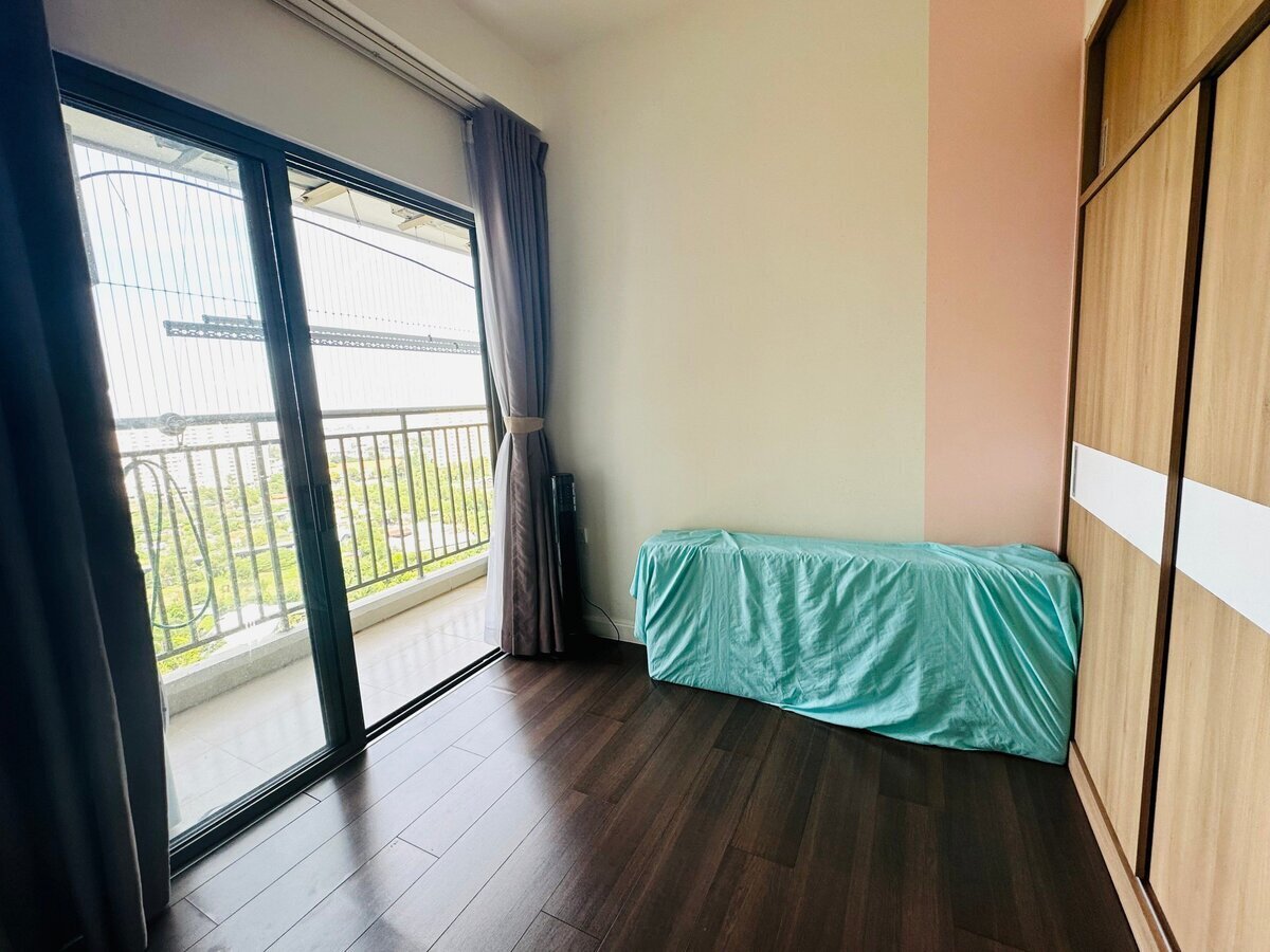 Bán căn hộ 2PN giá 5,7 tỷ tặng kèm nội thất The Sun Avenue View Landmark 81