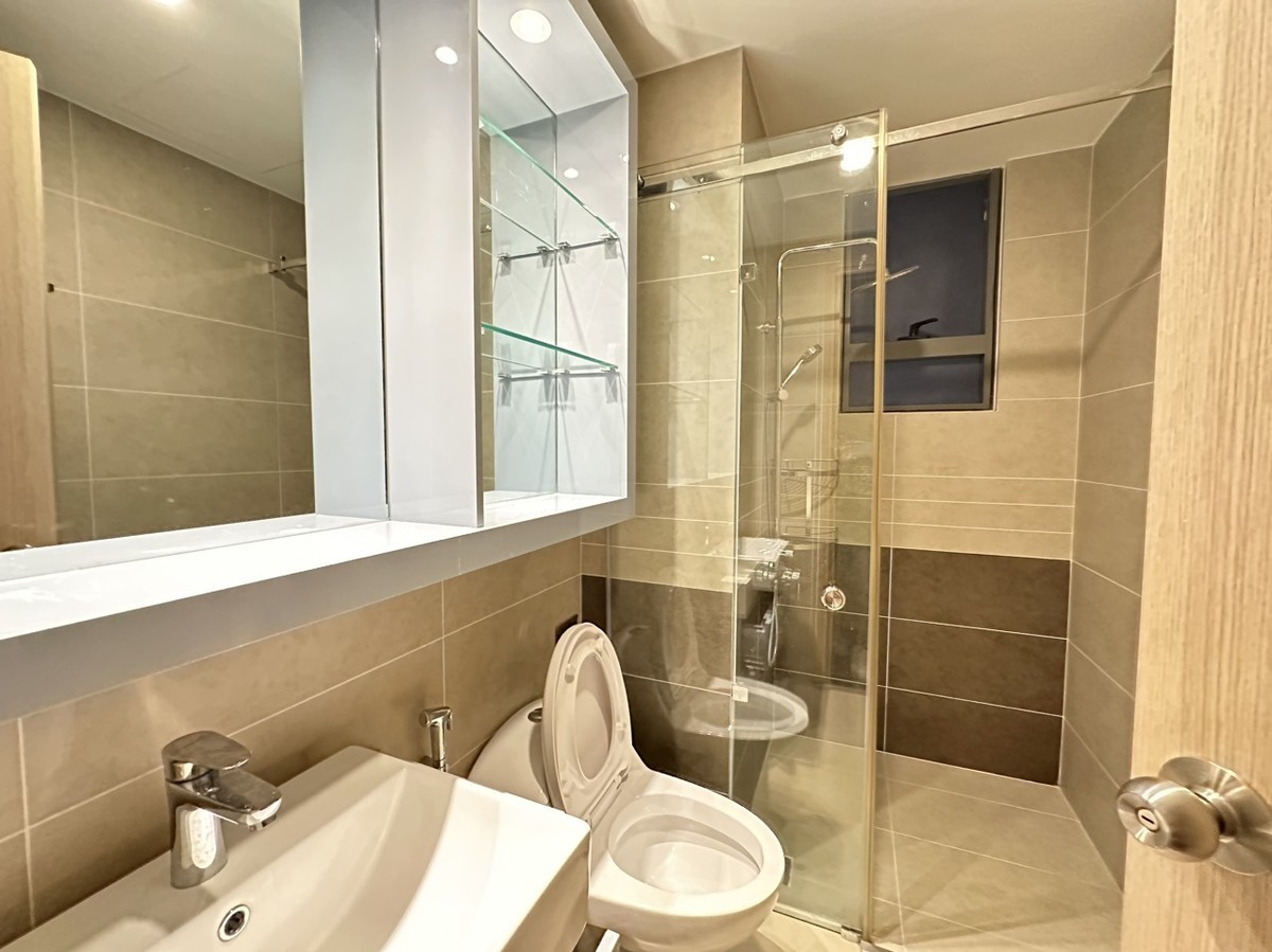 Cho thuê 3PN nội thất đầy đủ nhà đẹp lầu cao The Sun Avenue Quận 2