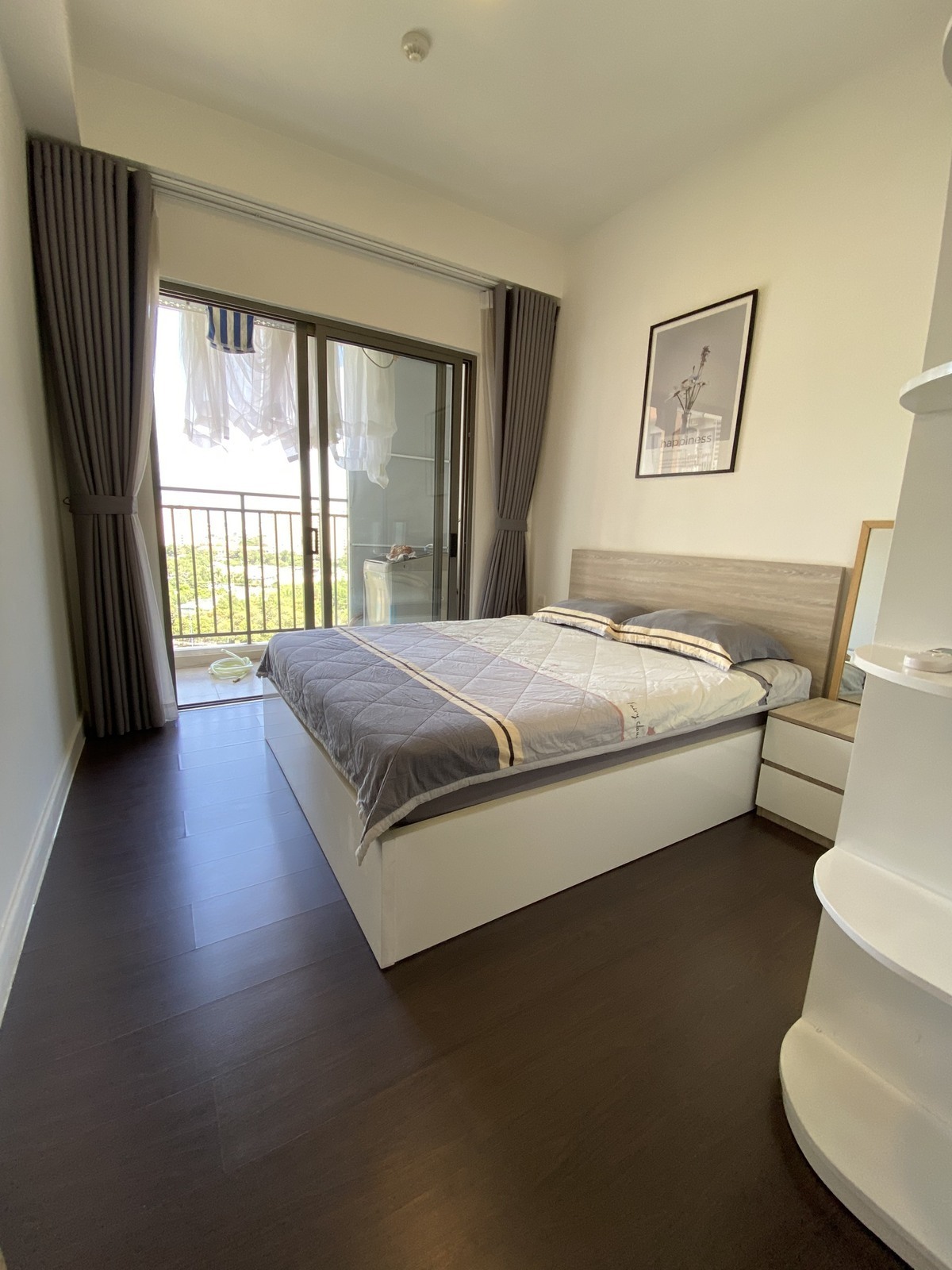 Cho thuê căn hộ 3pn full nội thất giá 20 triệu view thành phố căn góc