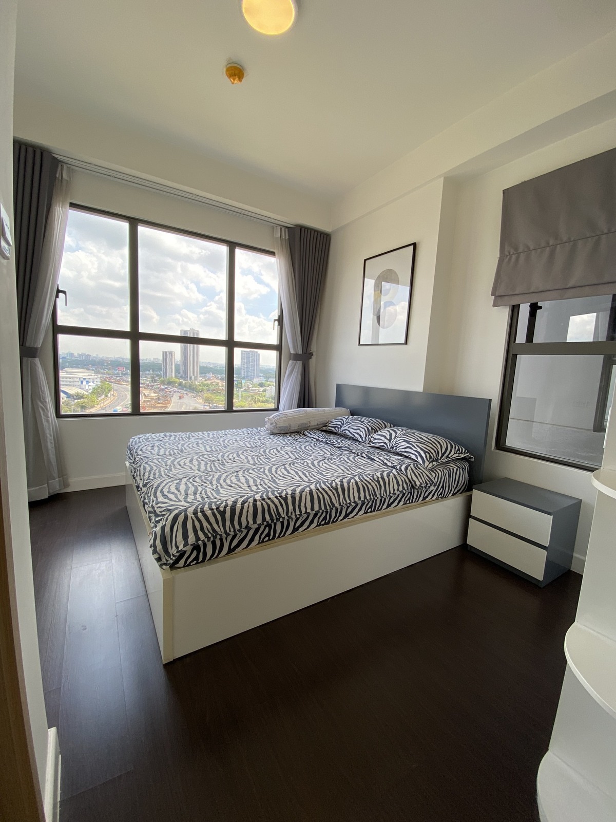 Cho thuê căn hộ 3pn full nội thất giá 20 triệu view thành phố căn góc