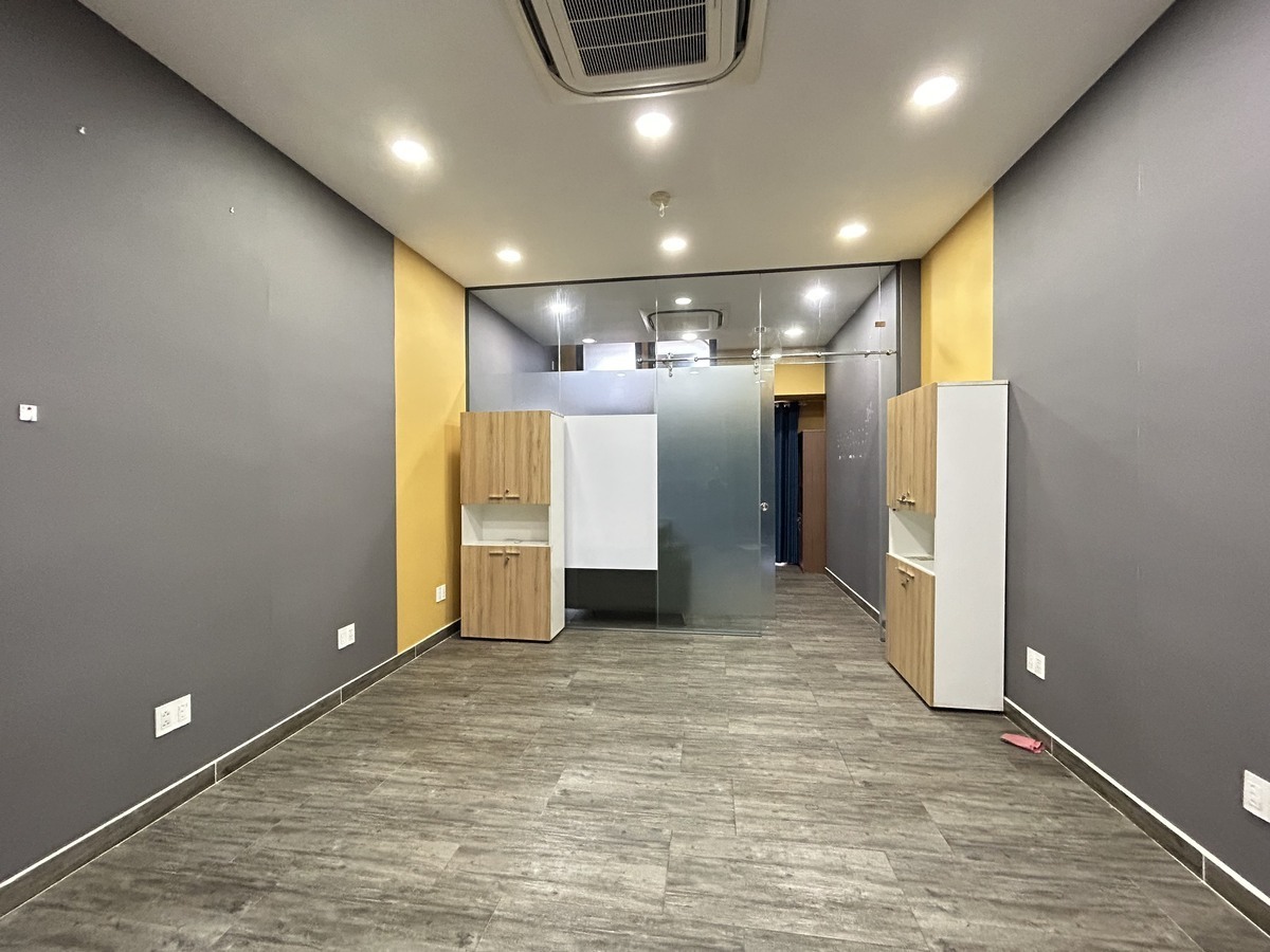 Officetel The Sun Avenue cho thuê giá 10 triệu 43m2 có 1 phòng họp riêng