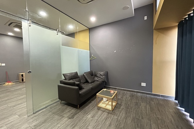 Officetel The Sun Avenue cho thuê giá 10 triệu 43m2 có 1 phòng họp riêng