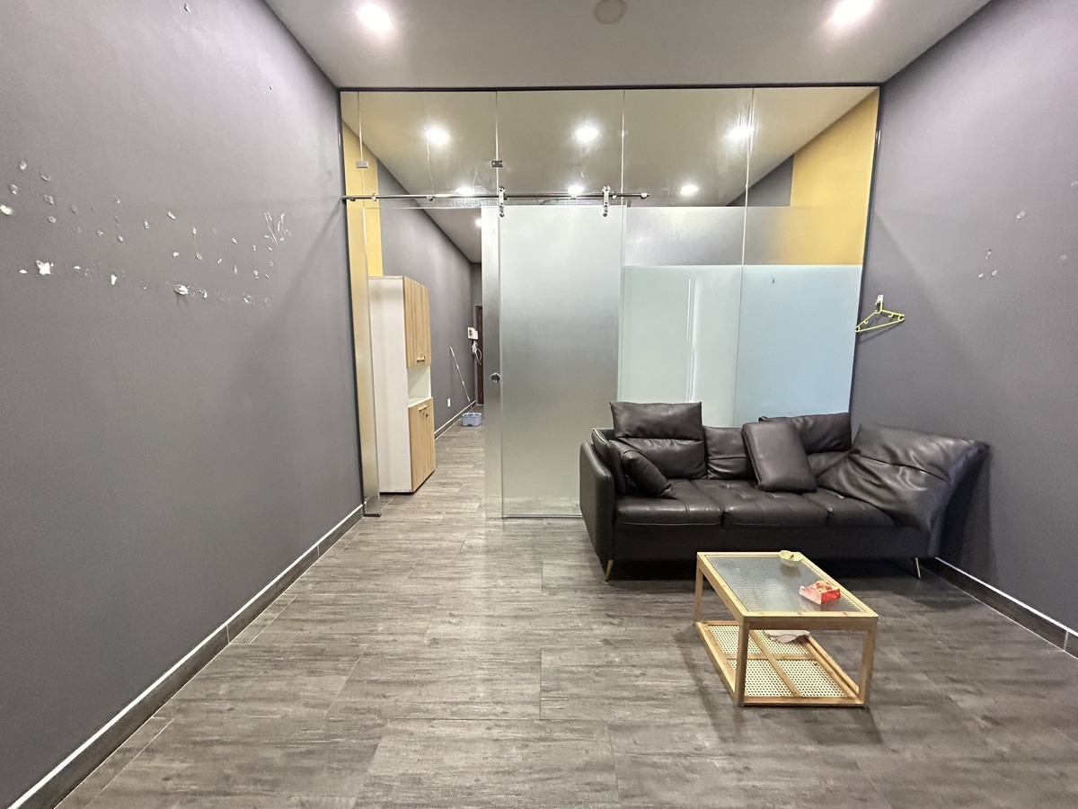 Officetel The Sun Avenue cho thuê giá 10 triệu 43m2 có 1 phòng họp riêng