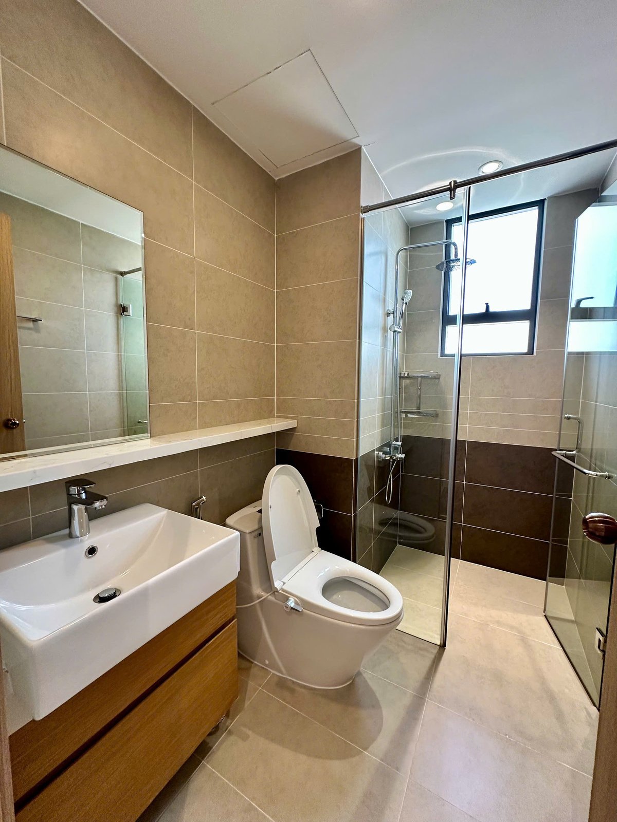 Cho thuê căn hộ 3PN Full nội thất 96m2 nhà đẹp The Sun Aveneue