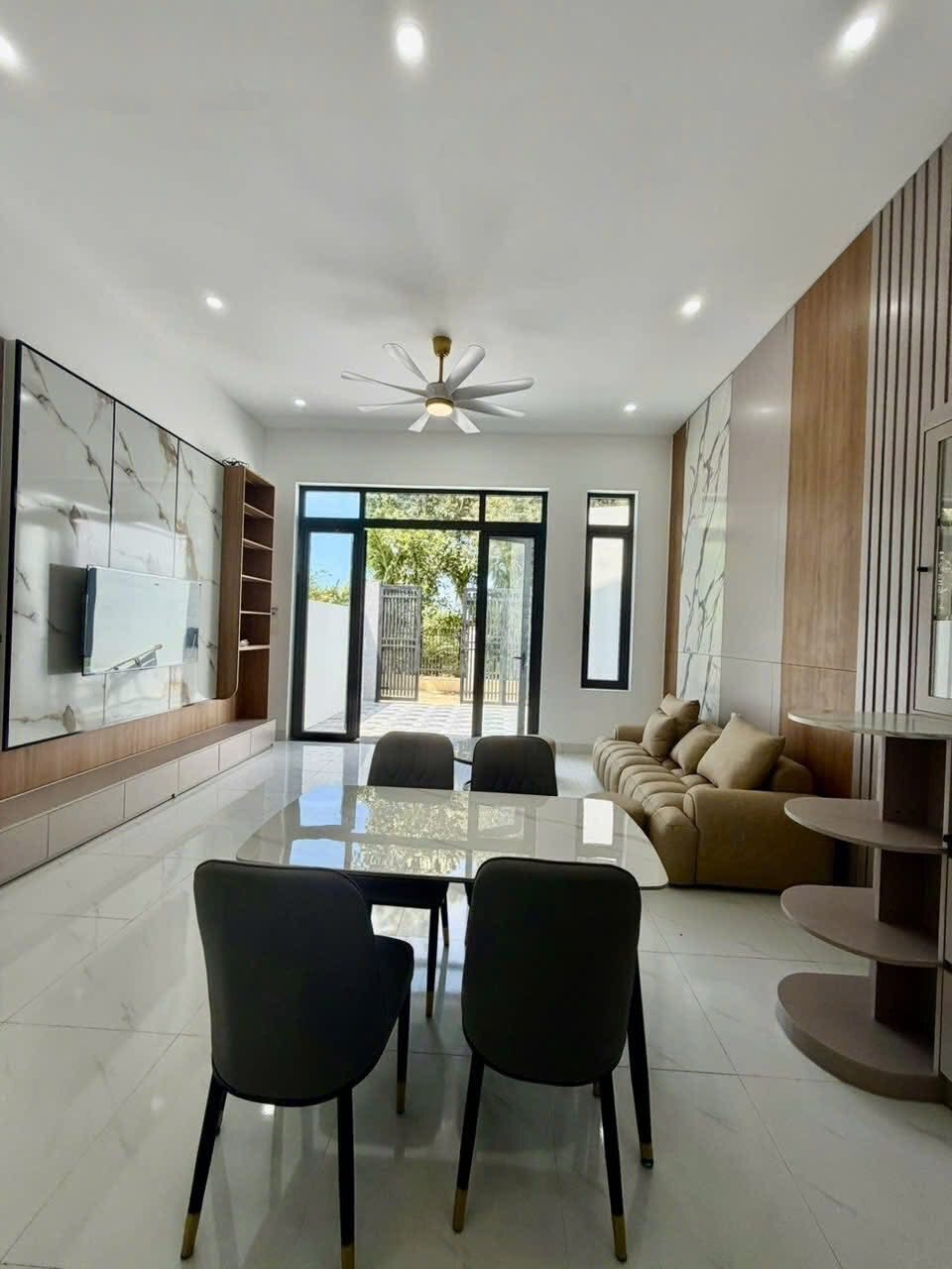 HẠ GIÁ BÁN GẤP NHÀ EA KAO – ĐƯỜNG Ô TÔ THÔNG NHAU | NHÀ ĐẸP BMT