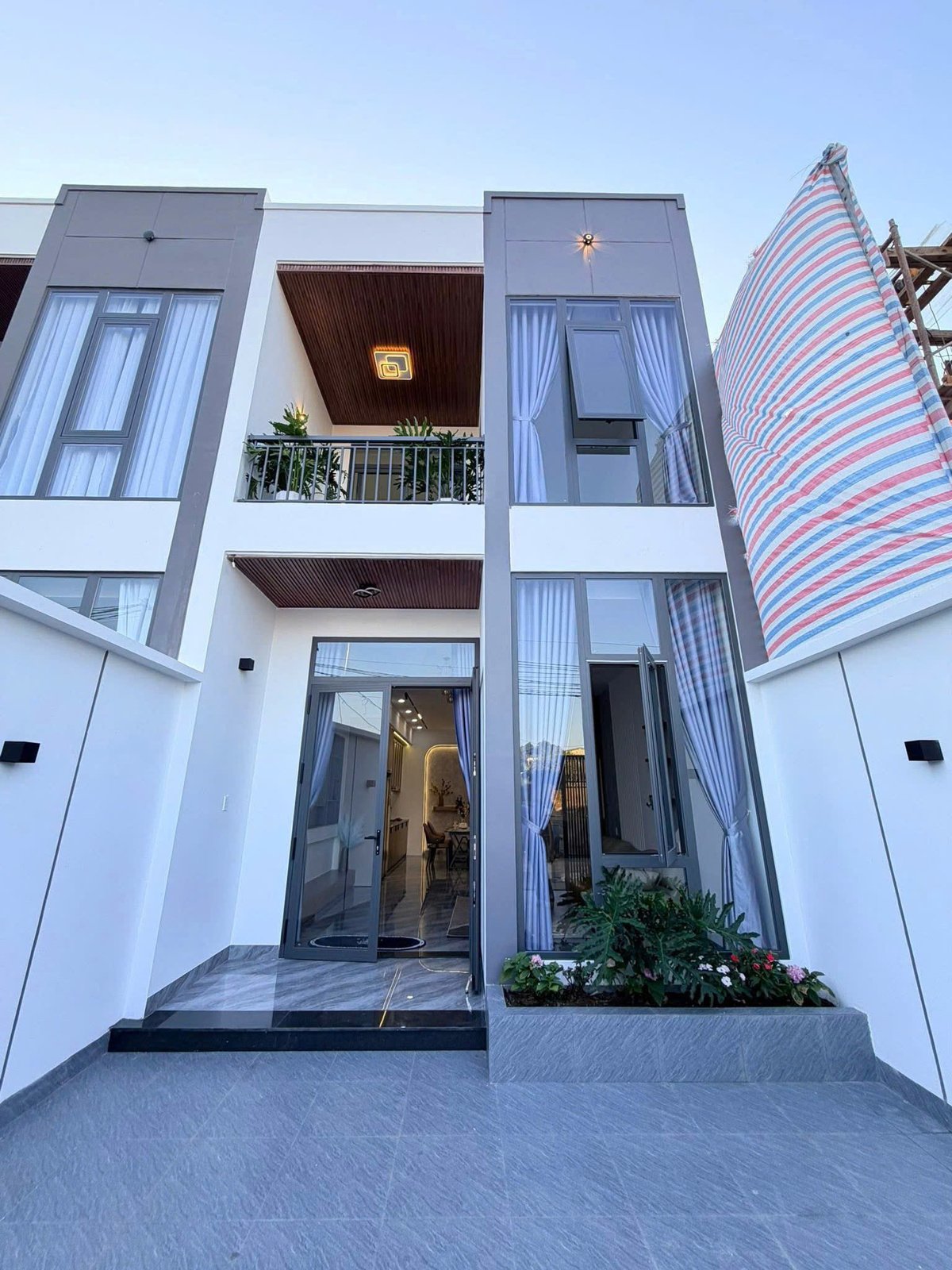 NHÀ MỚI CƯ ÊBUR 5x38M Full – Phường BMT – GIÁ CHỈ 2 TỶ 690